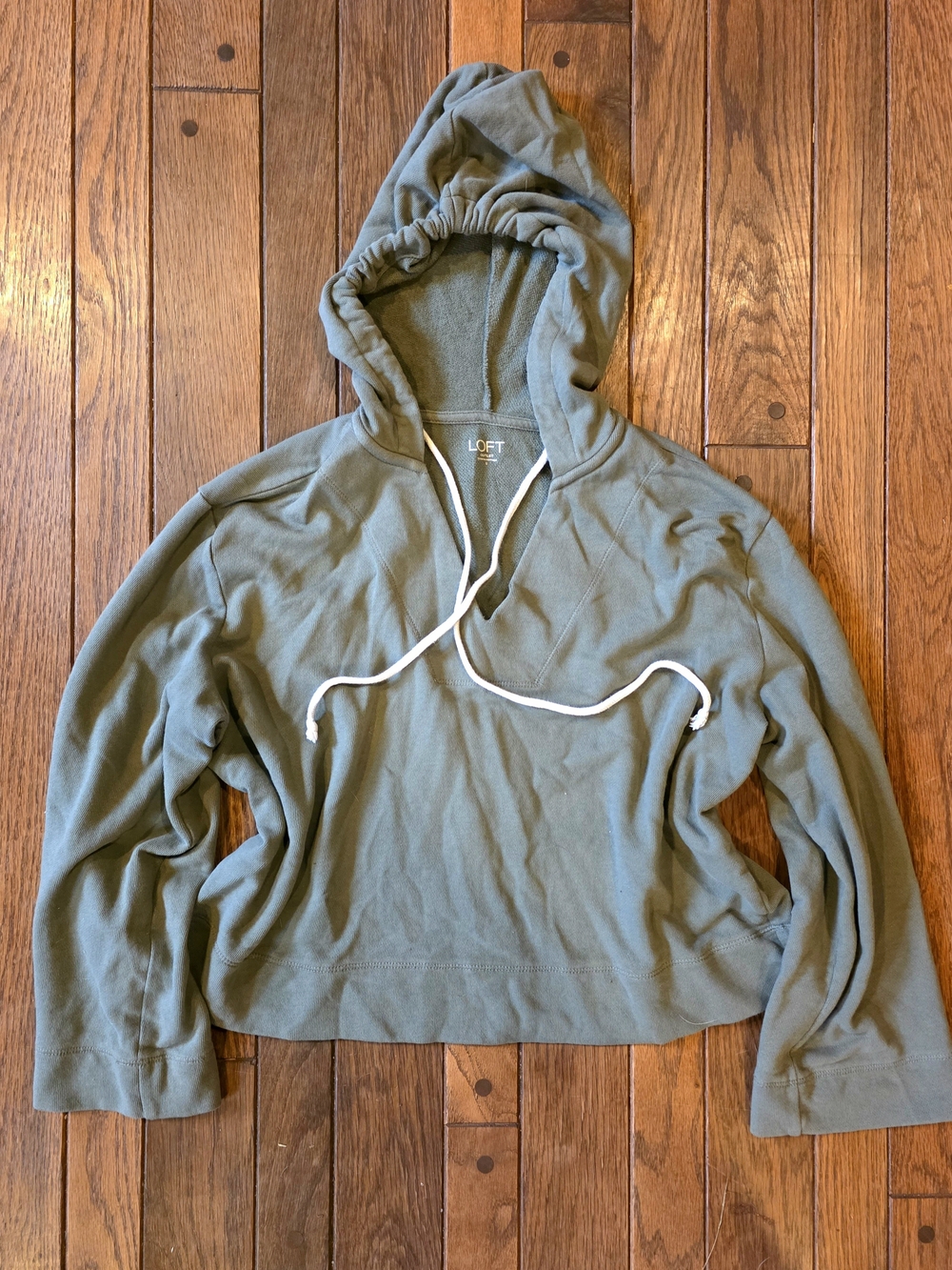 LOFT Cropped Pullover Hoodie in Green